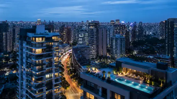 Vila Olímpia São Paulo com torres residenciais modernas ao entardecer